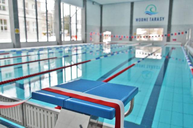 Swimming pool water terraces